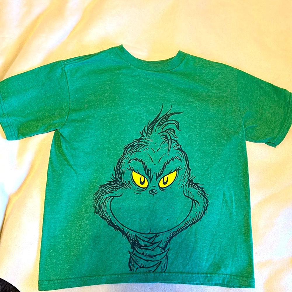 Green The Grinch Tshirt short sleeves size 8